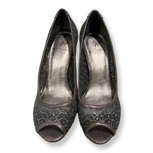 Gently Used Adrianna Papell Silver Dress Shoes - Women's Size 7